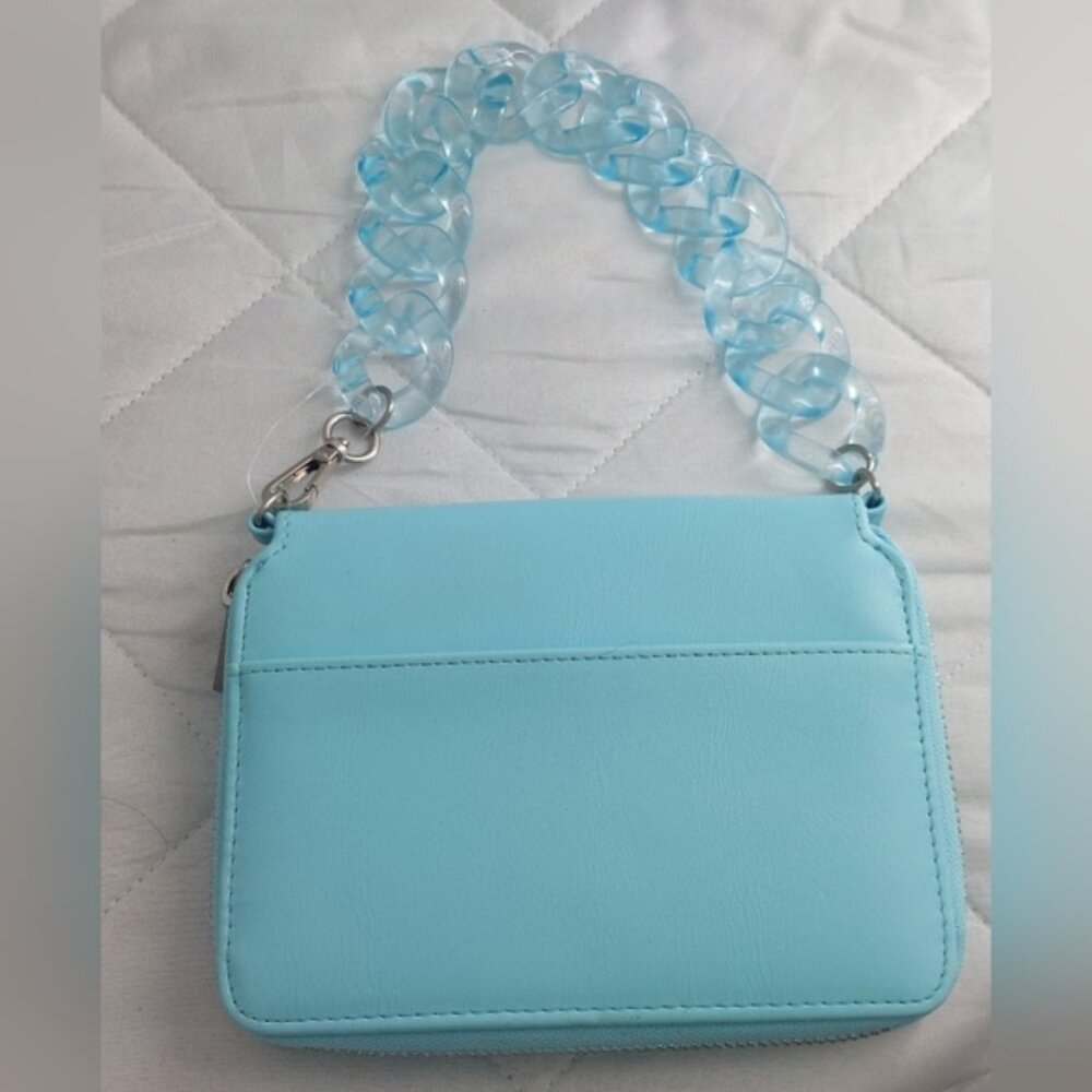 Nwot faux leather small purse 5.5 x 6.5" shoulder strap 6"gap plastic chain